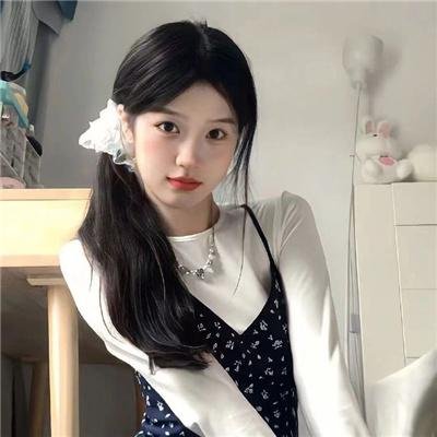 9顶假发的女孩